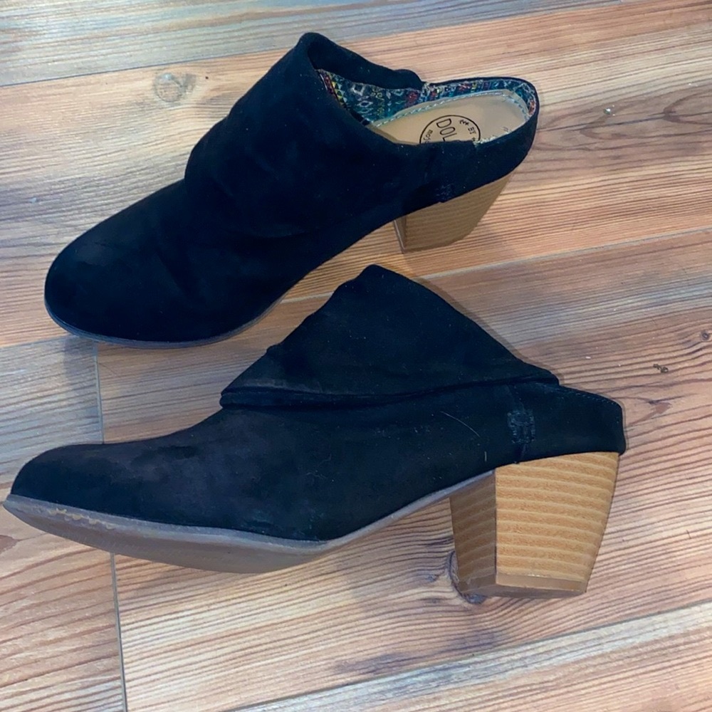 SHOE SALE! 🎉 DOLCE BY MOJO MOXY black mules bootie slip on size 8 (7.5)